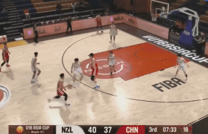 开云体育在线-CLG碾压C9，Chovy关键团战开团秒人顶尖较量半决赛，强势挺进下一轮