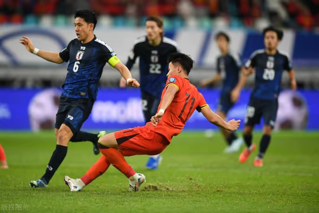 开云体育入口-日本队鏖战英格兰队，张继科点燃赛场