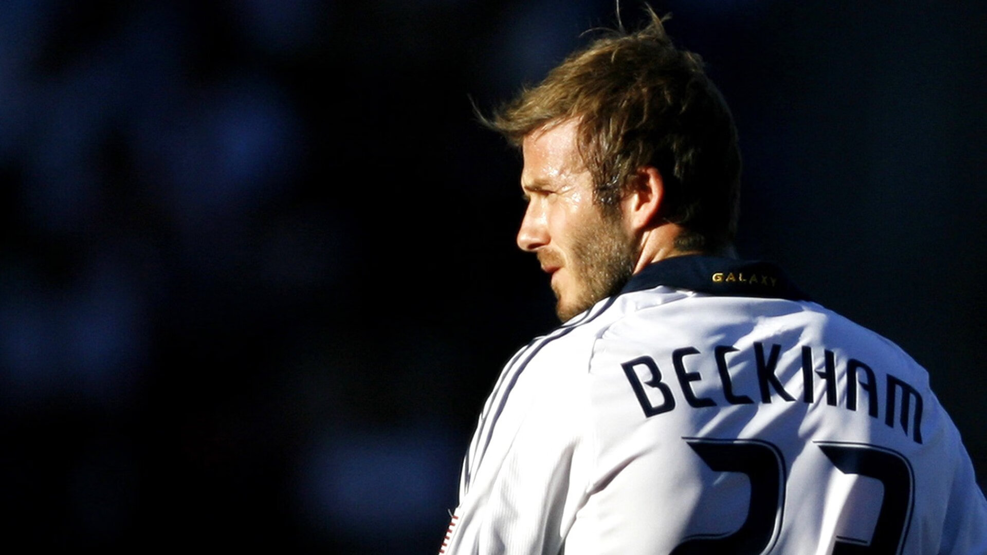 凯恩一剑封喉！拜仁3-2巴萨背后，巨星的冷酷与担当